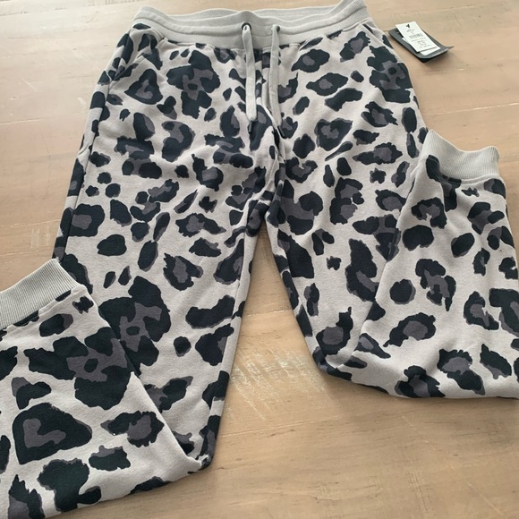 Comfy, soft joggers - Picture 2 of 4